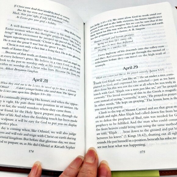 Streams in the Desert 366 Daily Devotional Readings COWMAN - Reimann Leather - Picture 6 of 6